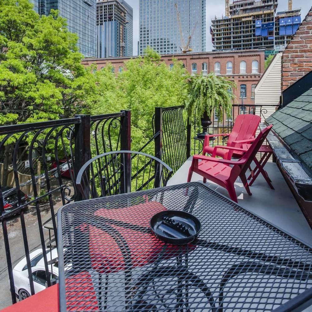 Auberge Les Bons Matins Hotell Montréal Exteriör bild